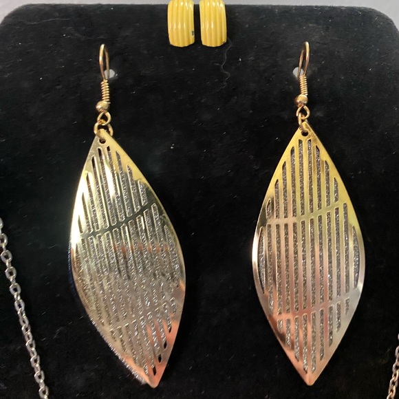 Colorful Women's Jewelry Set - Picture 7 of 15